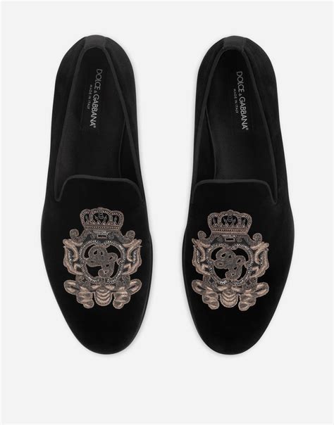 Velvet slippers with coat of arms embroidery 